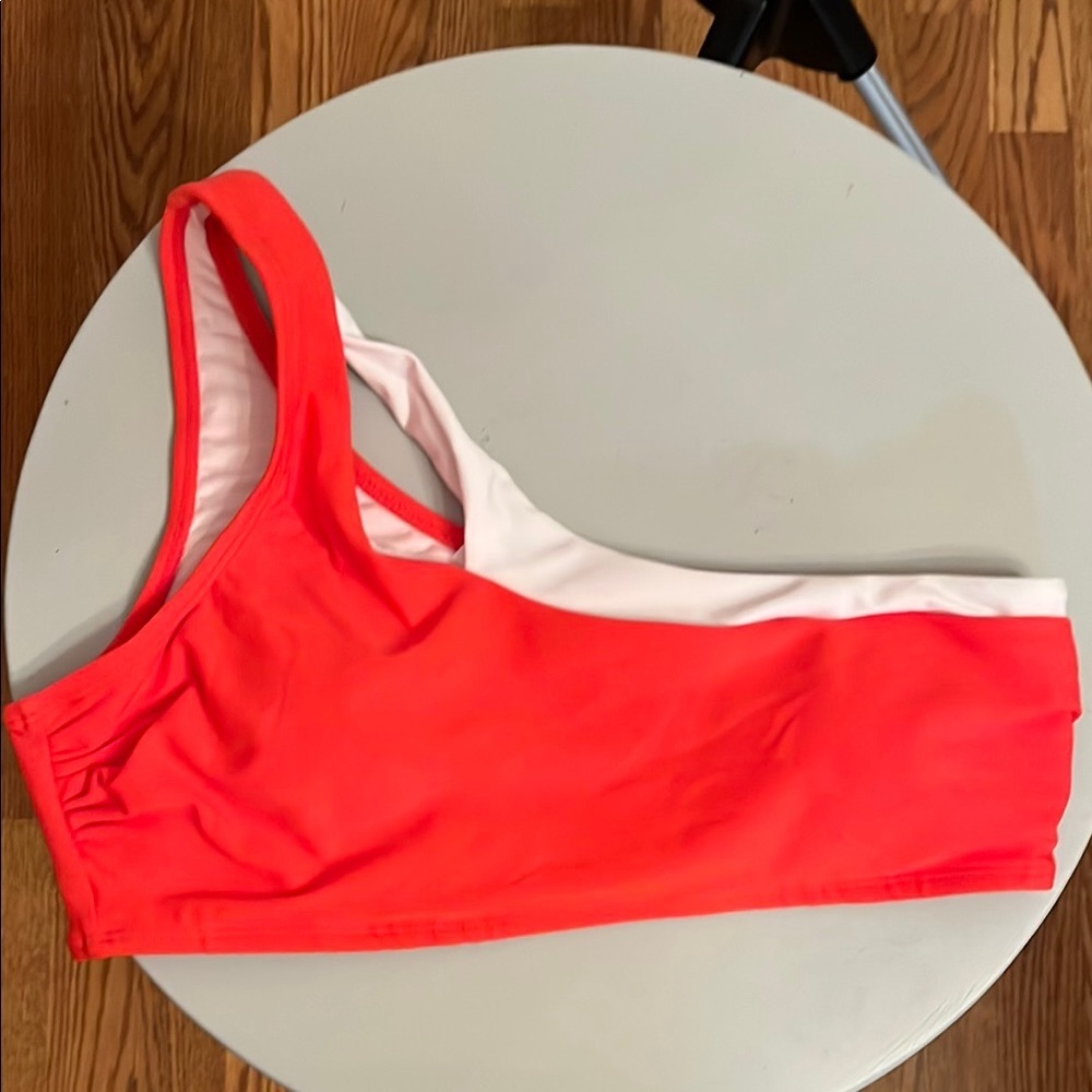 NWT Cupshe Red and White Asymmetrical Bikini Top